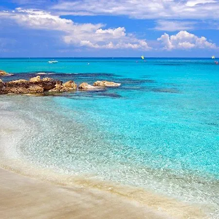 With A Beautiful Seafront Views Makenzie 101 *