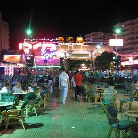 With A Beautiful Seafront Views Makenzie 101 * Larnaca