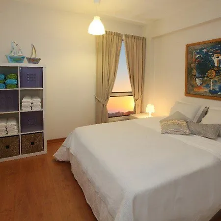 With A Beautiful Seafront Views Makenzie 101 Villa